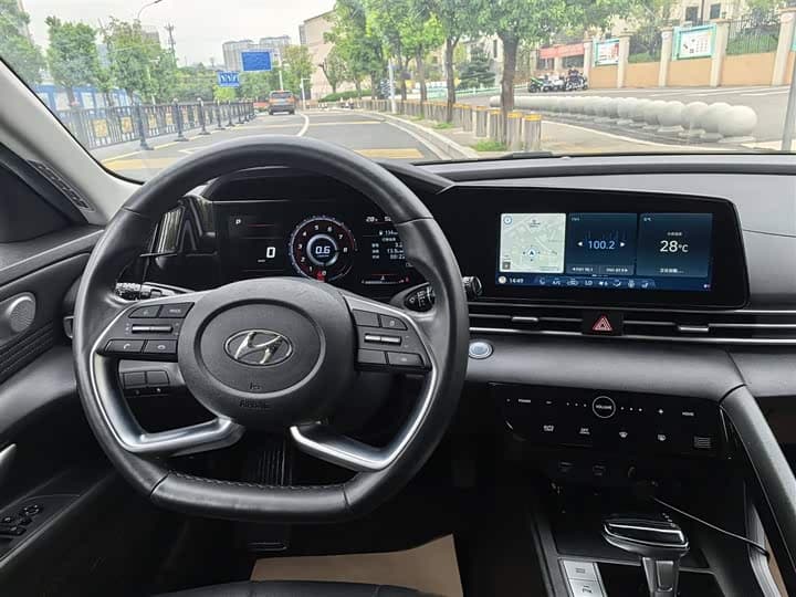 Elantra