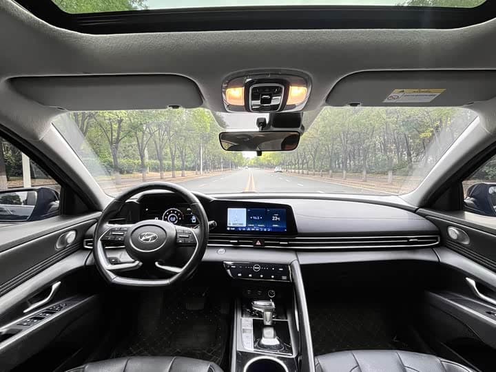 Elantra