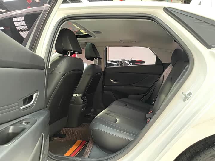 Elantra