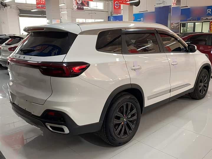 Tiggo 8