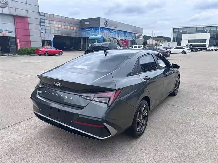 Elantra