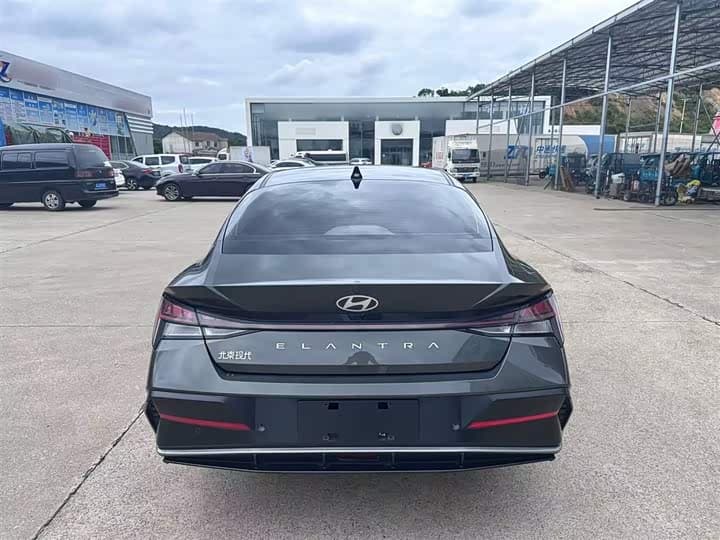 Elantra