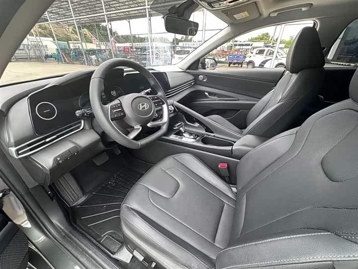 Elantra