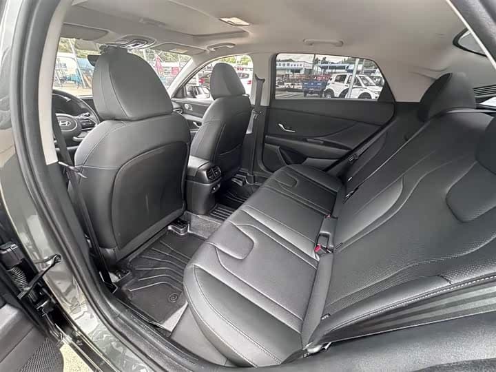 Elantra