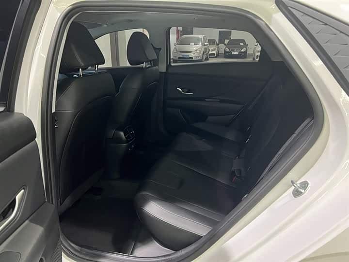 Elantra