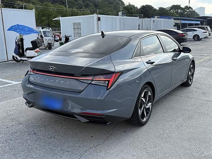 Elantra