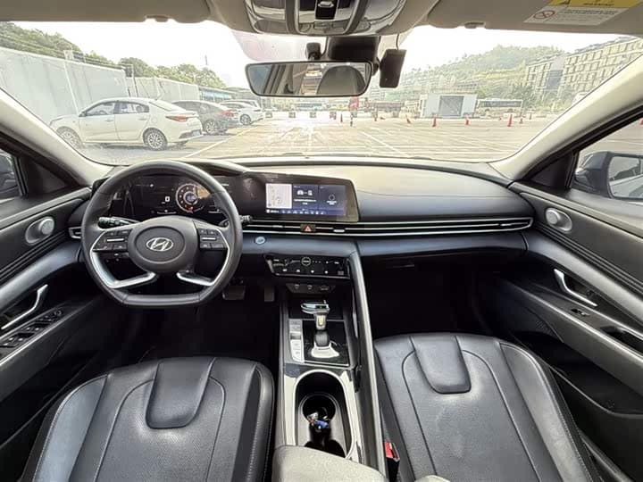 Elantra