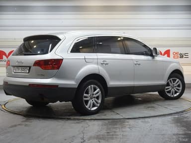 Q7