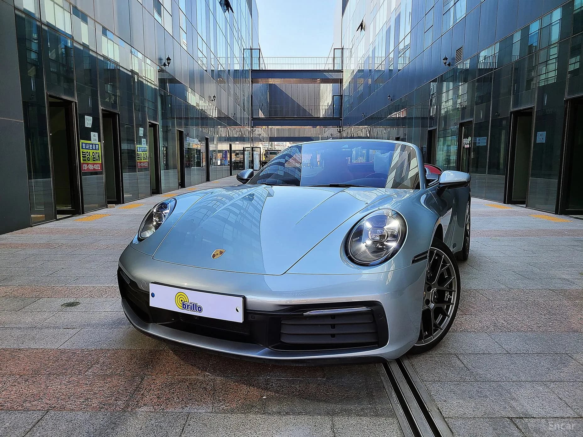 911 (992)