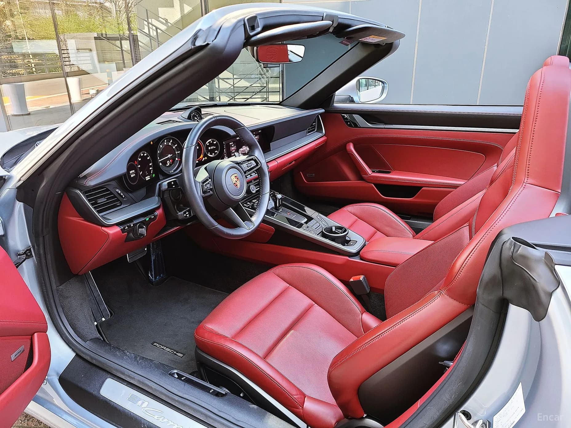 911 (992)