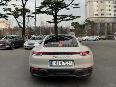 911 (992)