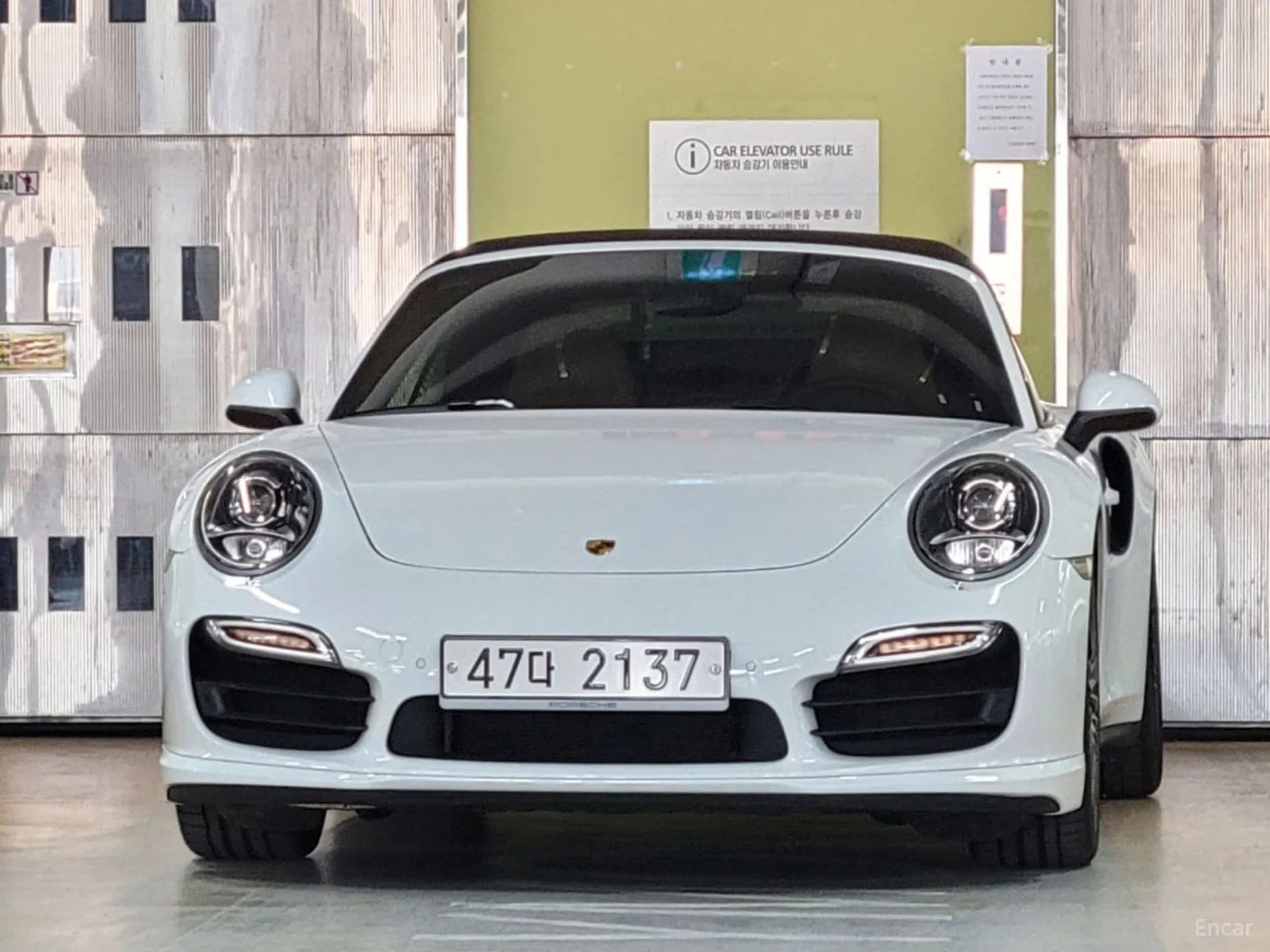 910
