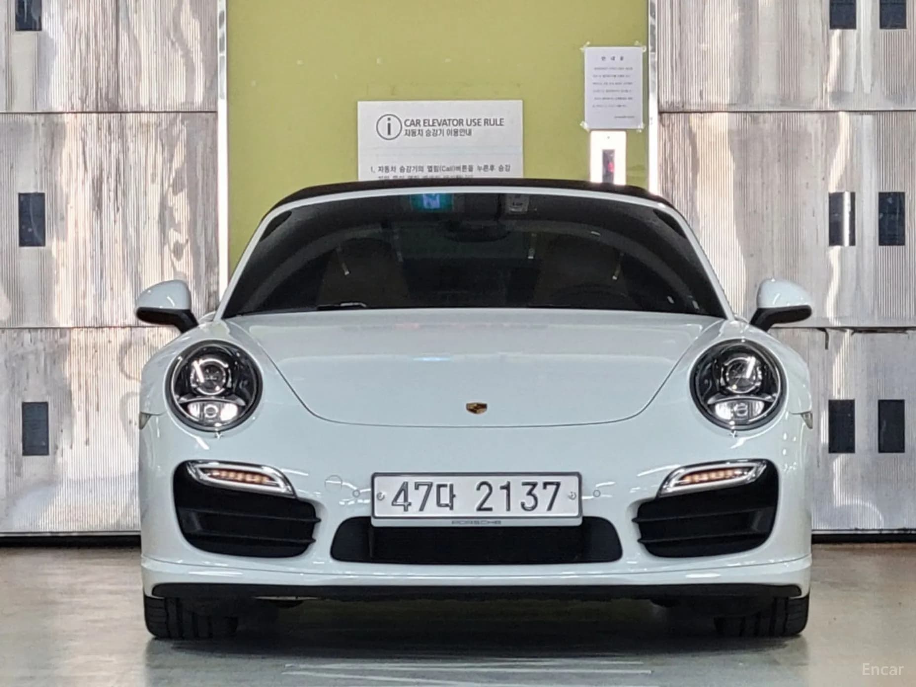 910