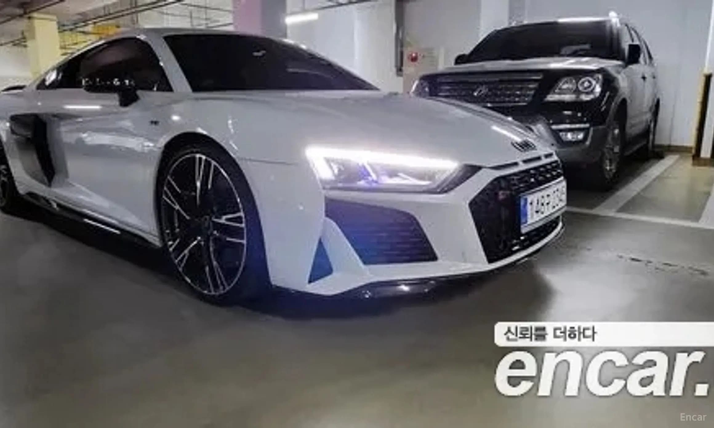 R8 (4S)