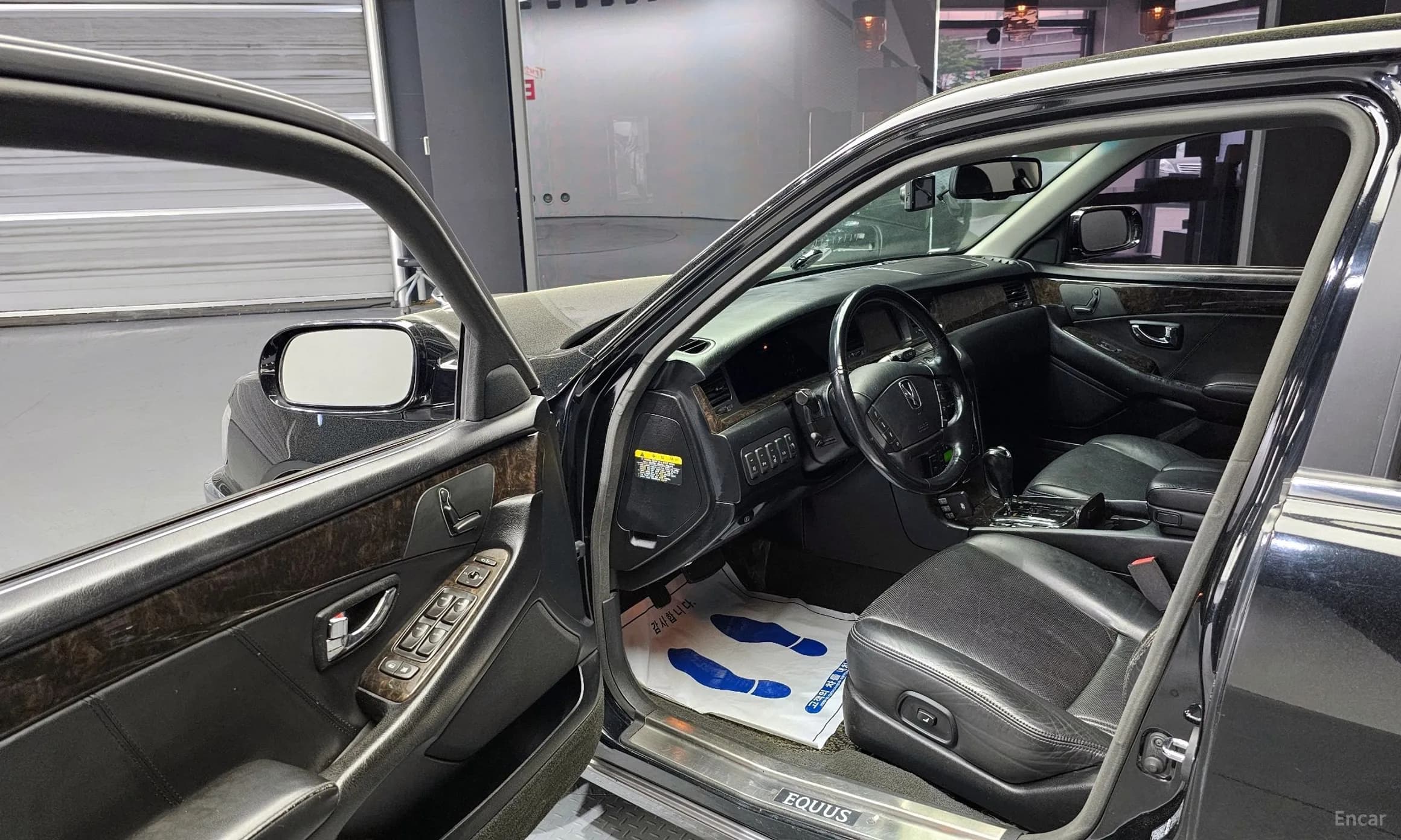Hyundai Equus
