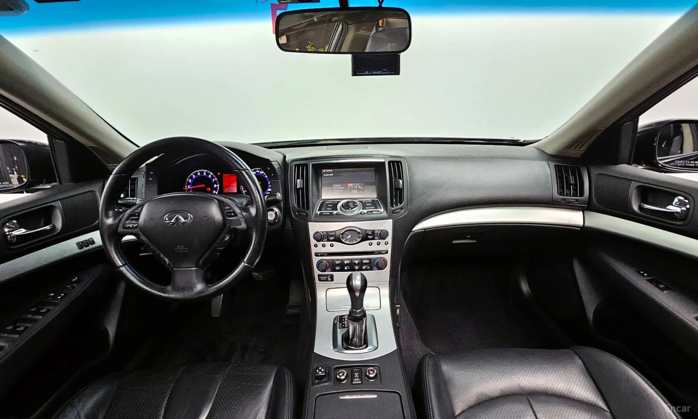 G37