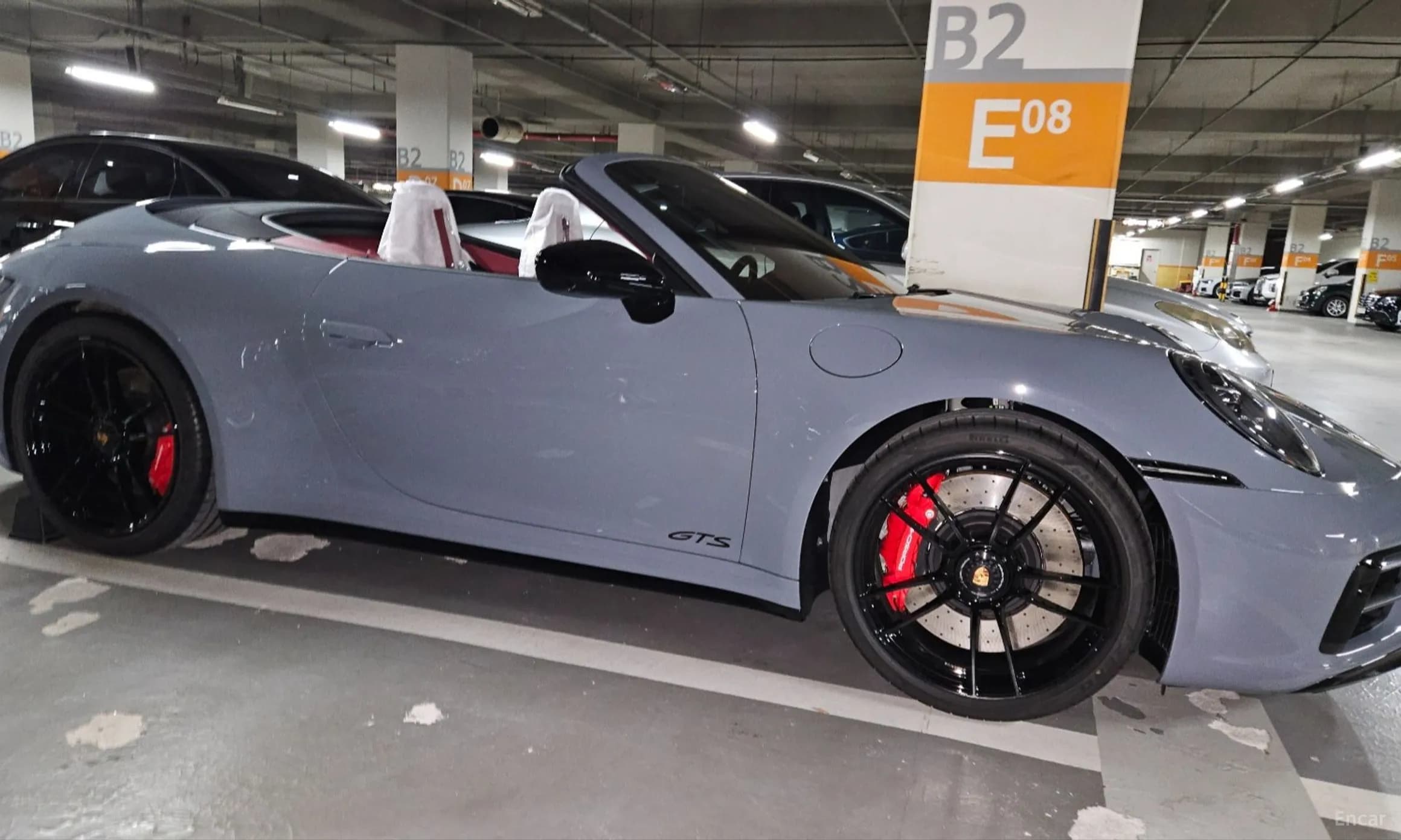 911 (992)