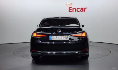 ES300h 7th Generation