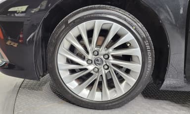 ES300h 7th Generation