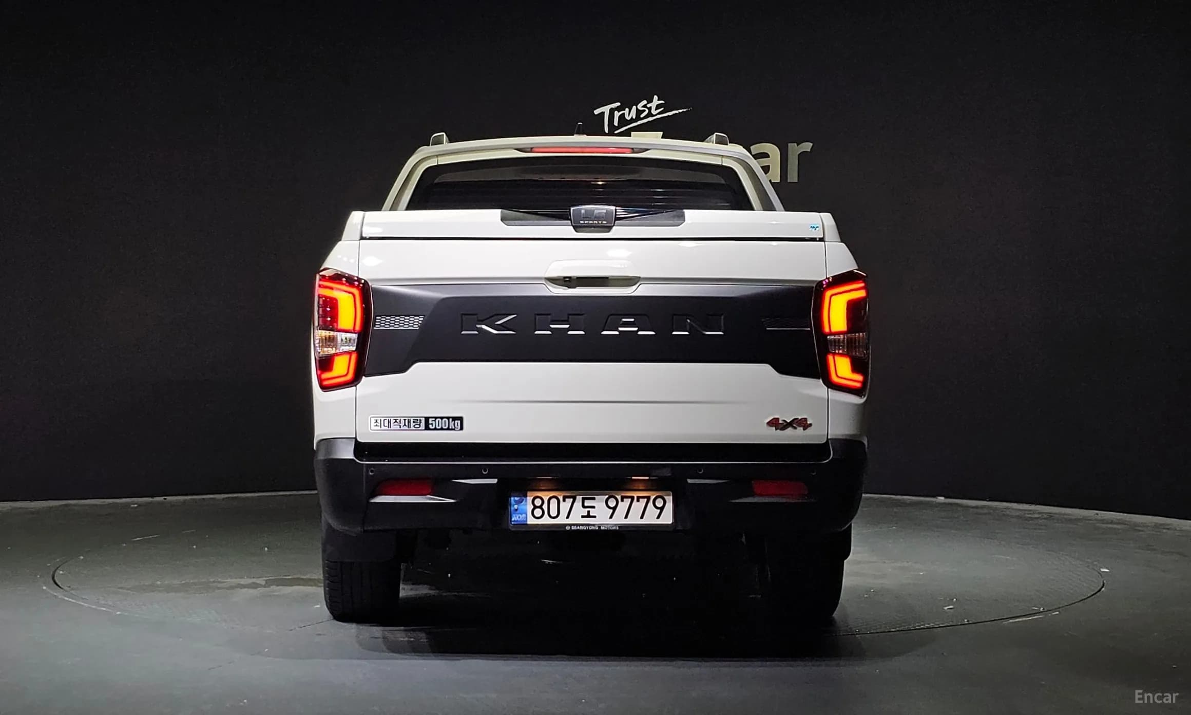 Rexton Sports Khan