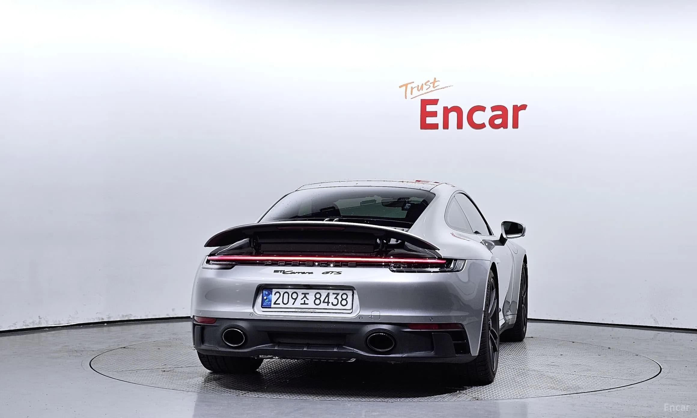 911 (992)