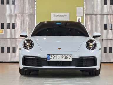 911 (992)
