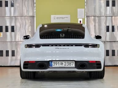911 (992)