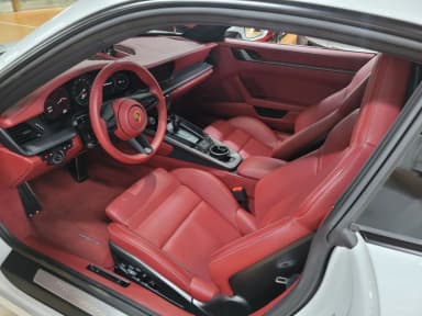 911 (992)