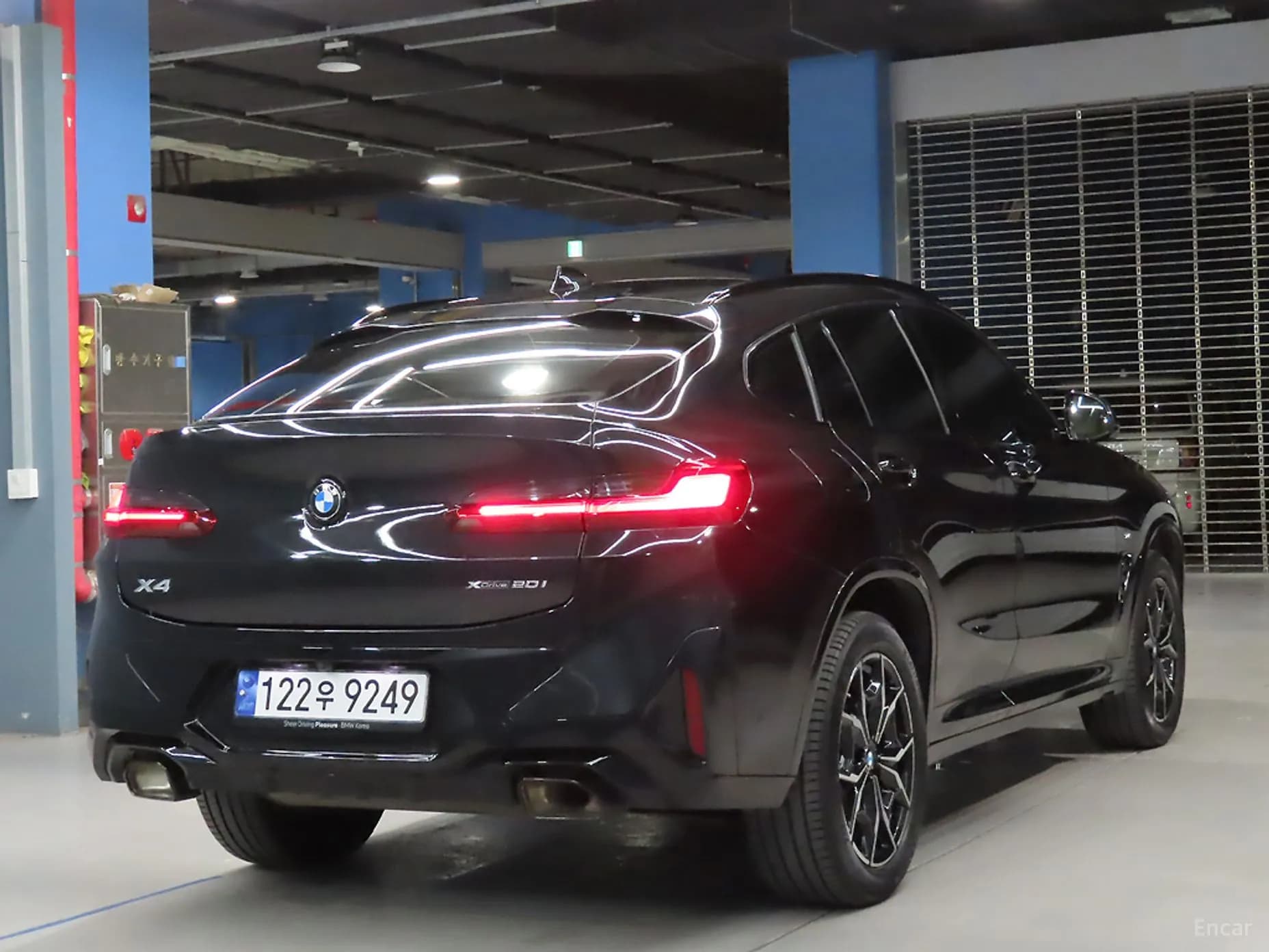 X4 (G02)