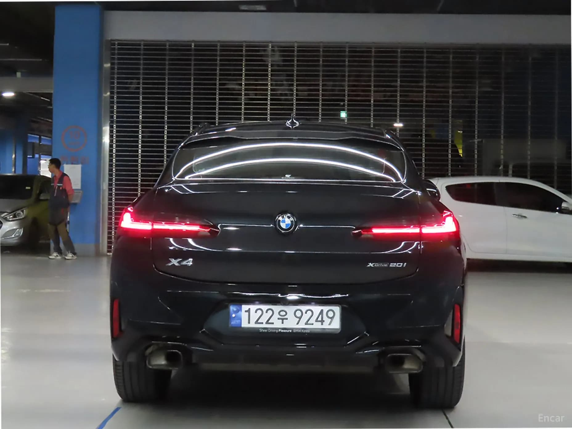 X4 (G02)