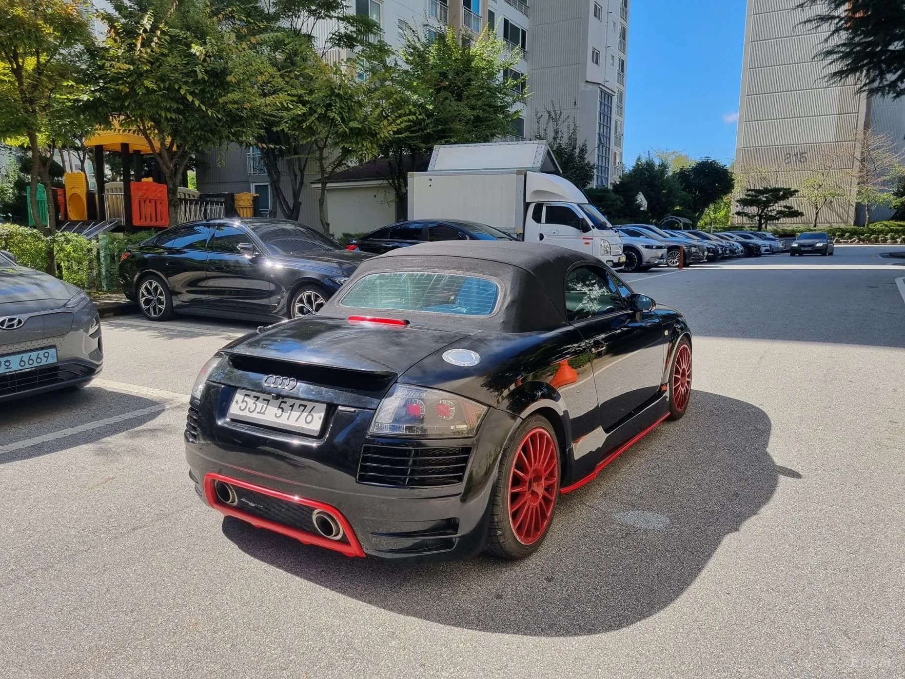 TT