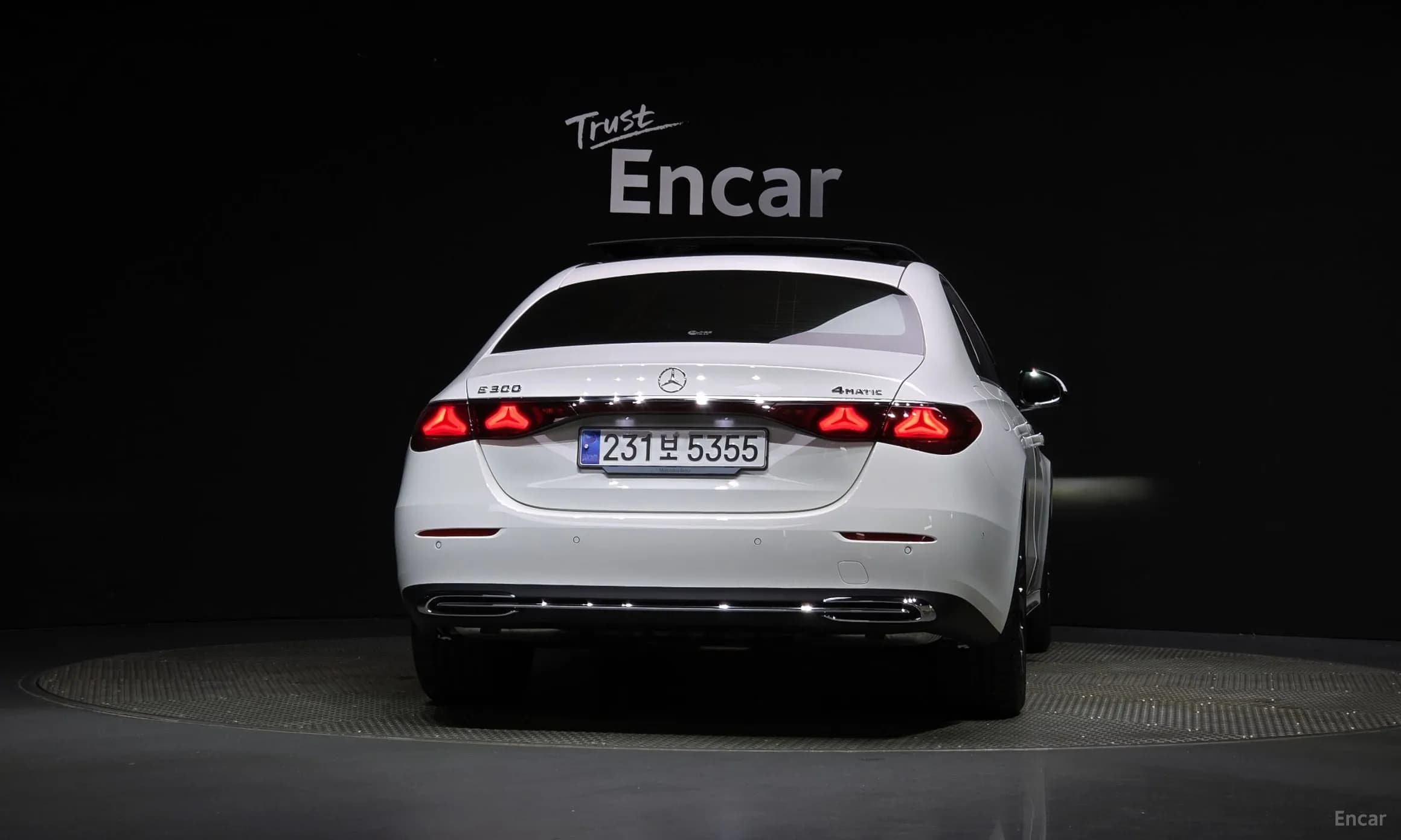 E-Class W214