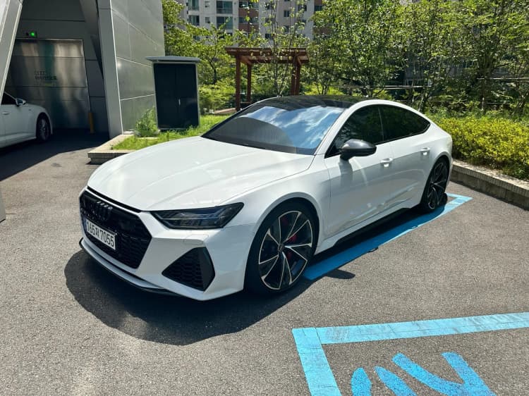 RS7 (4K)