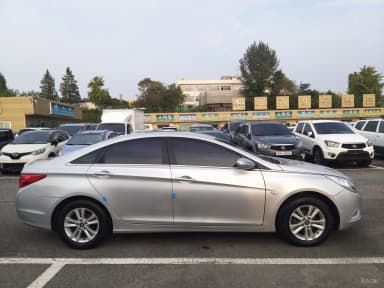 YF Sonata