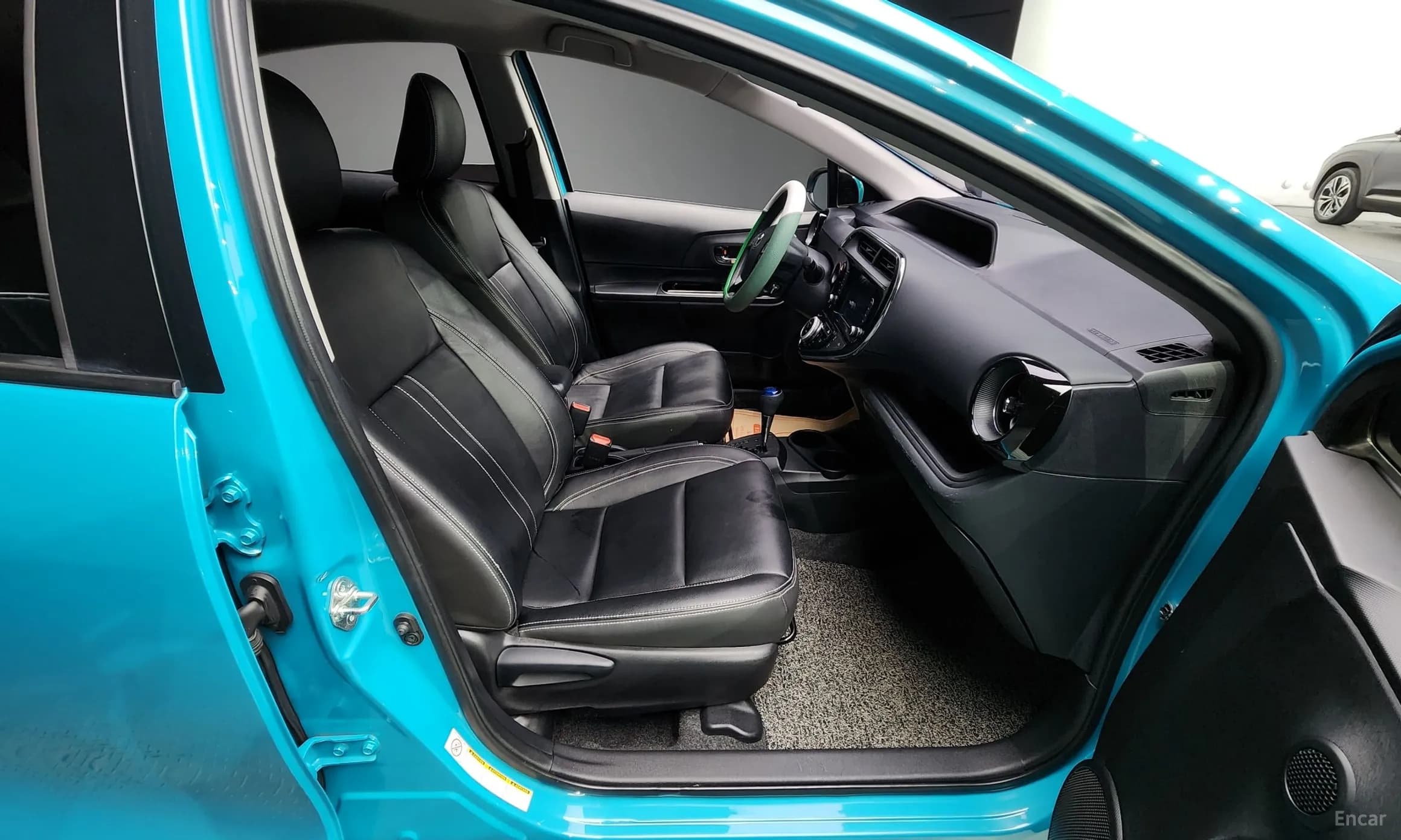 Prius C