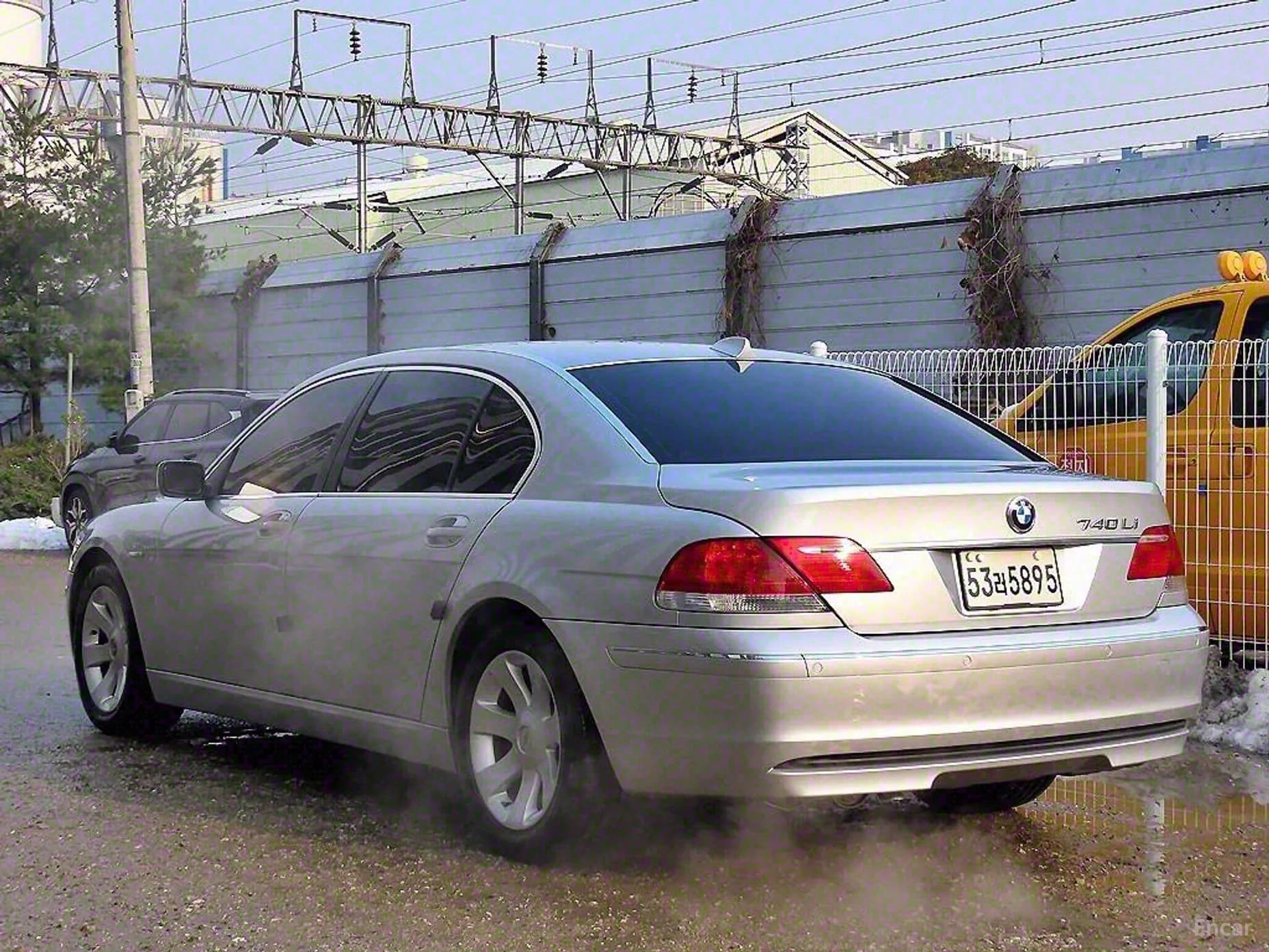 7 Series (E65)