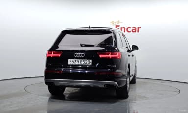 Q7 (4M)