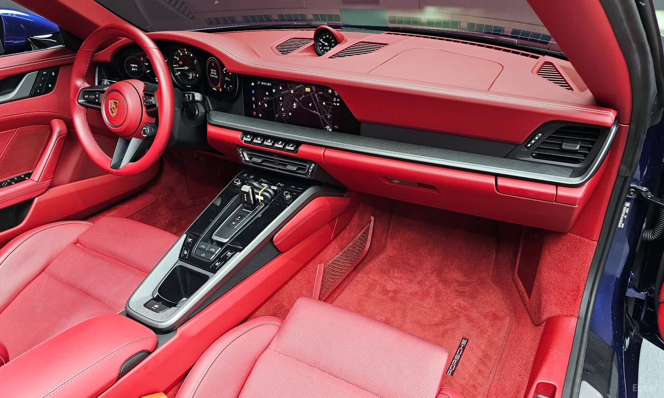 911 (992)