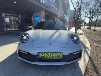 911 (992)