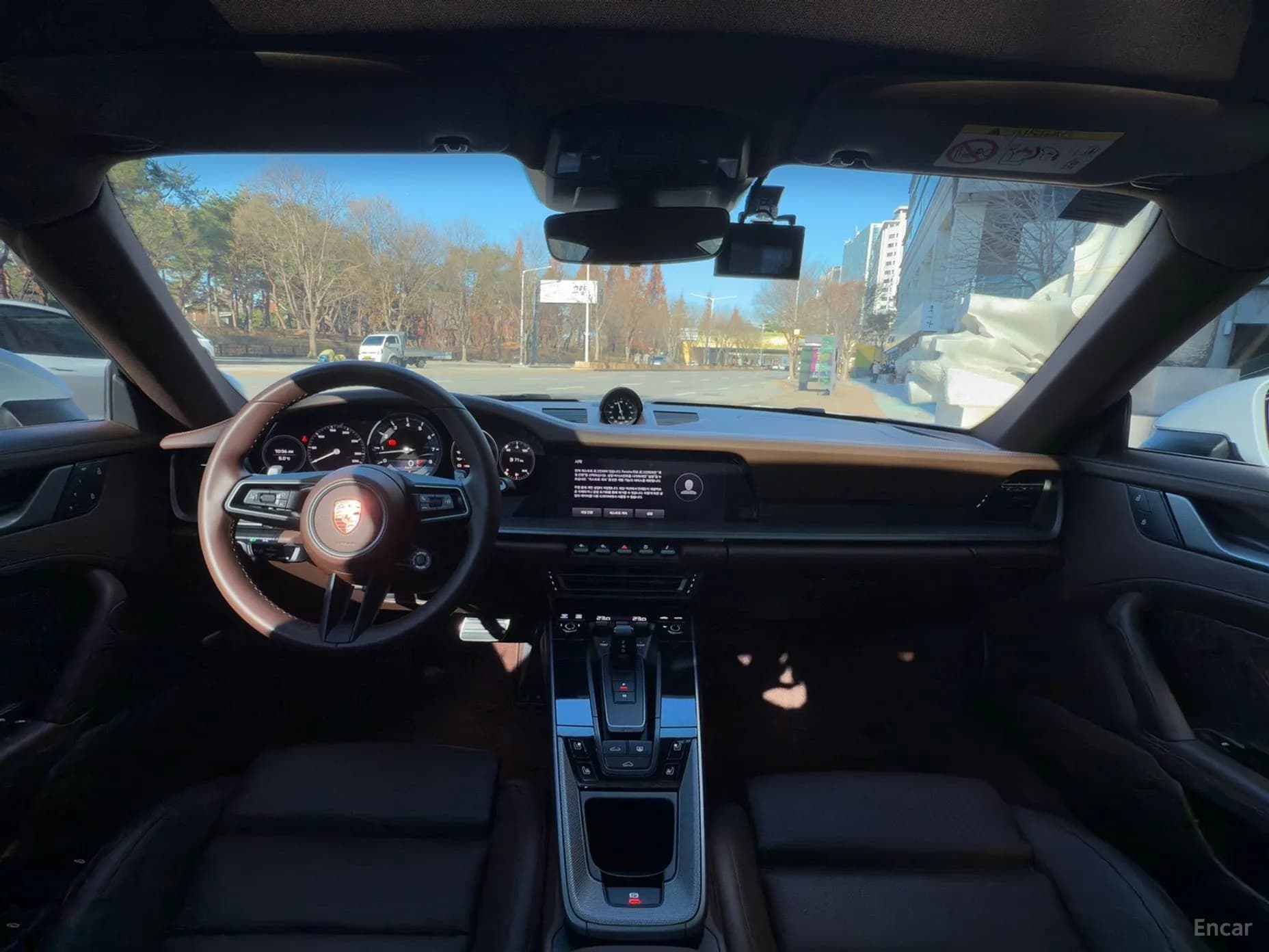 911 (992)