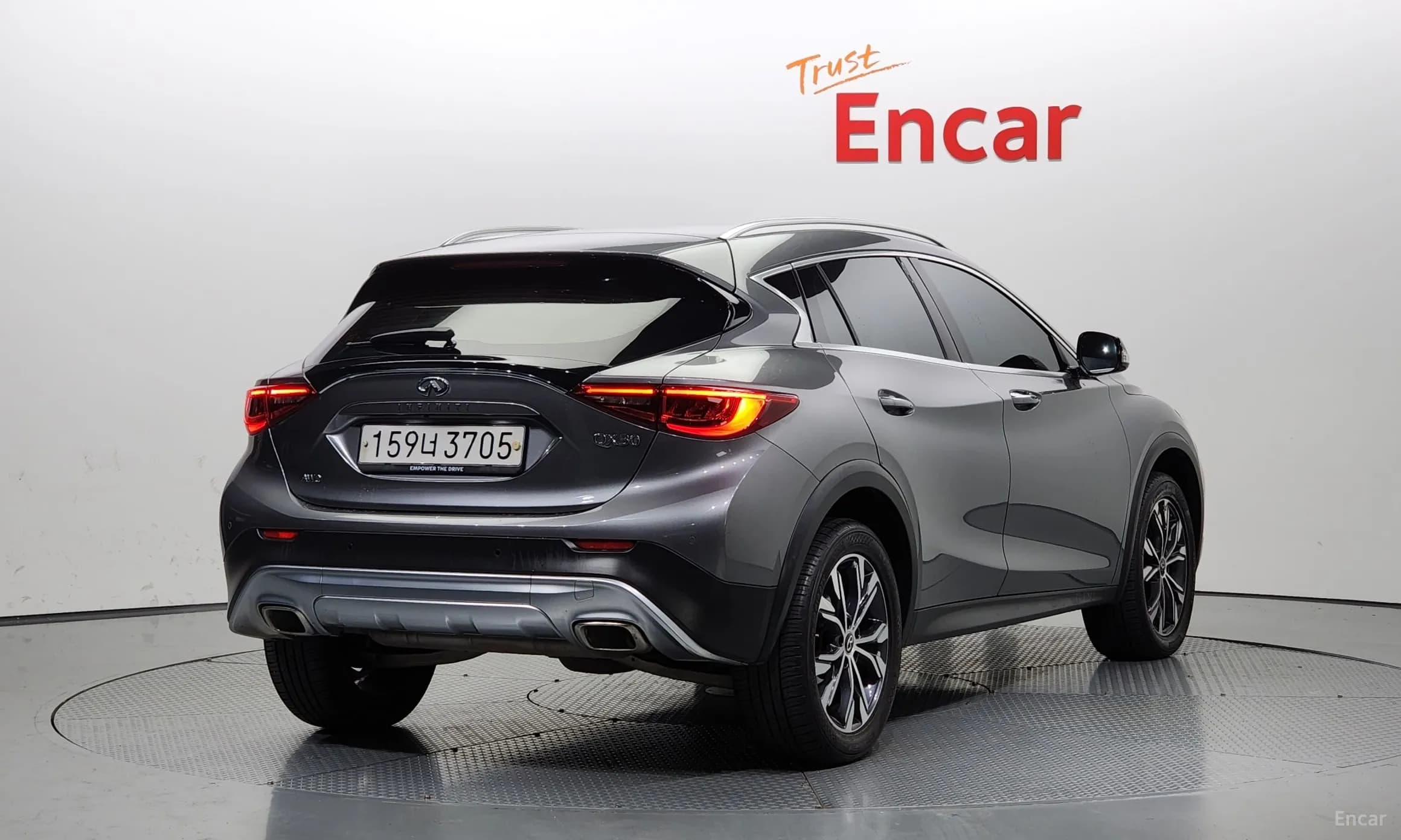 QX30