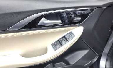QX30