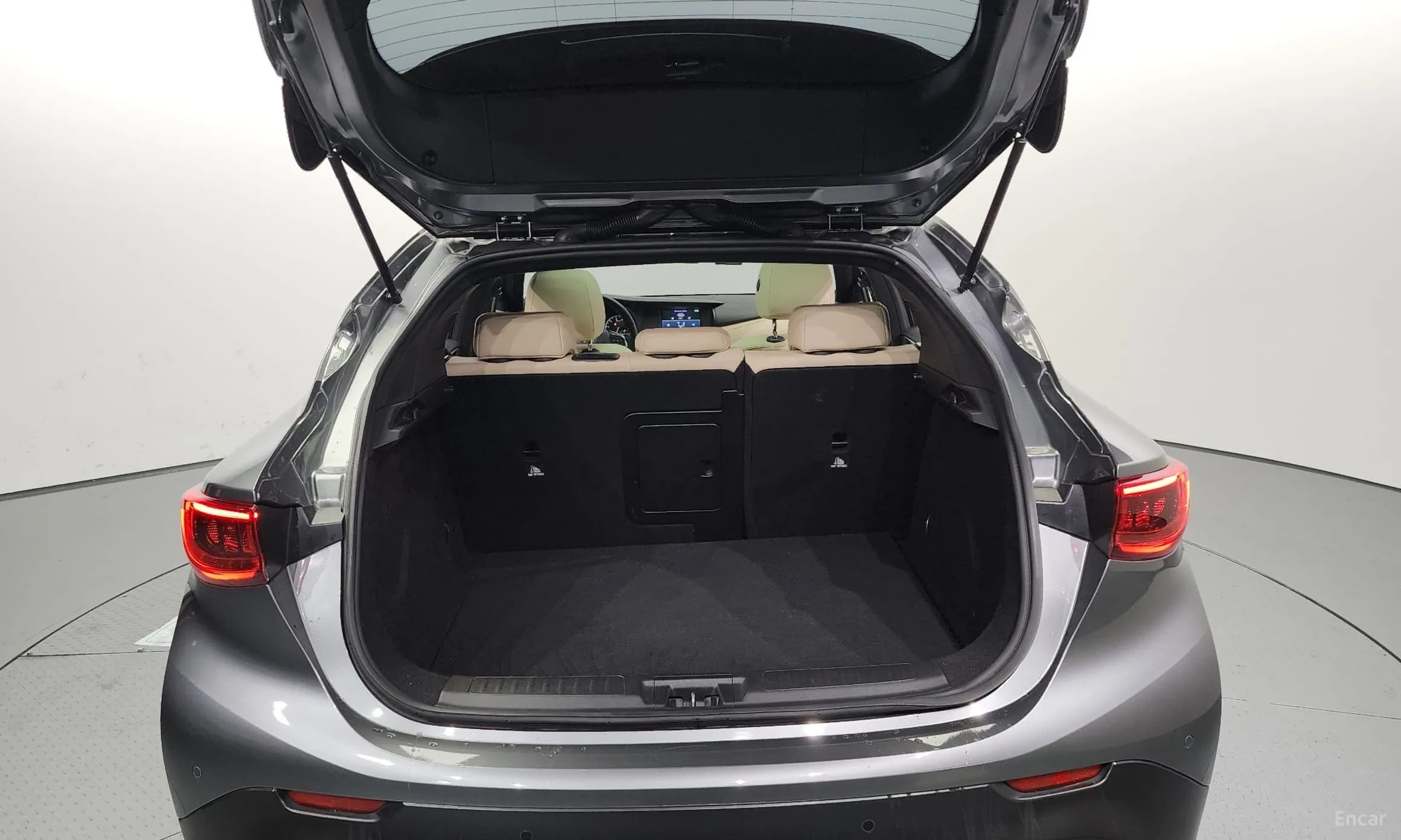 QX30