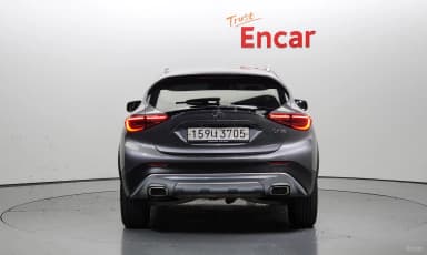 QX30