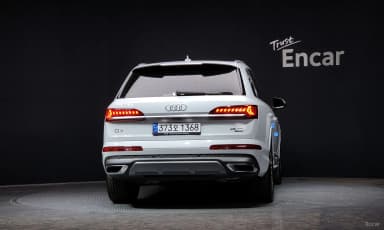Q7 (4M)