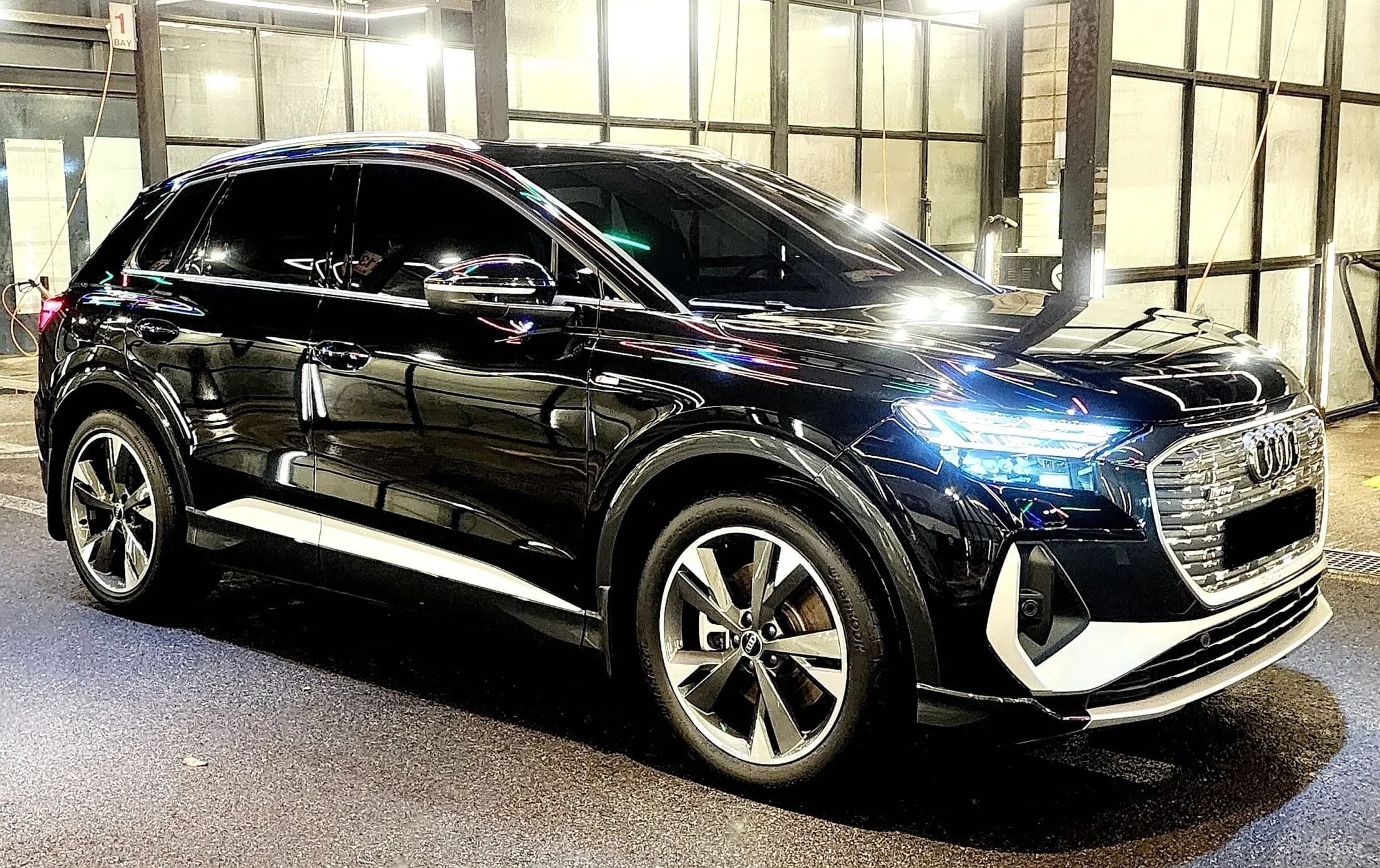 Q4 e-tron (F4)