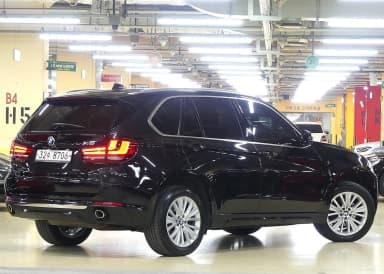 X5 (F15)