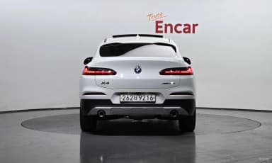 X4 (G02)