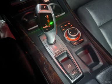 X5 (E70)