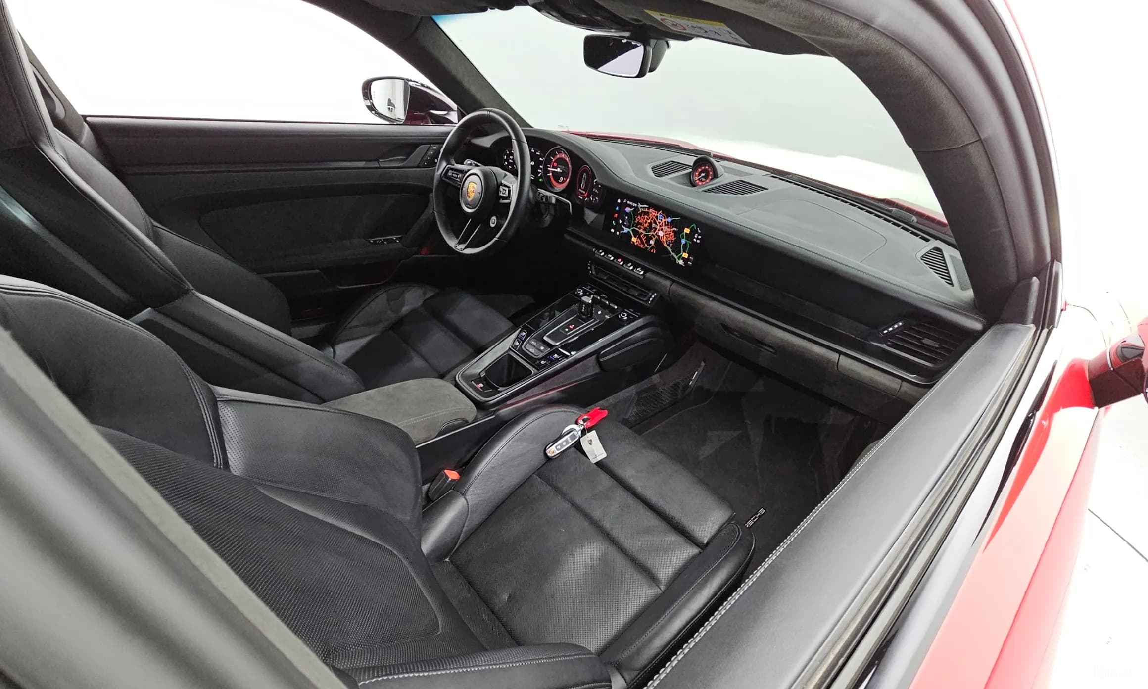 911 (992)